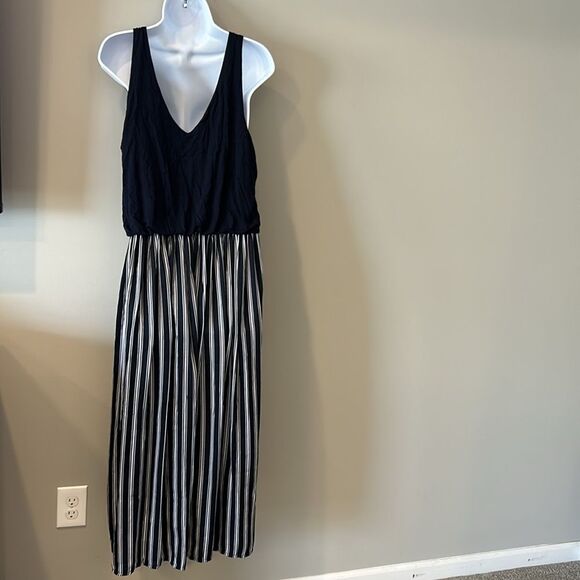 Ann Taylor Loft Women's Black and White Sleeveless Deep V-Neck Blouson Dress LT - Picture 3 of 8
